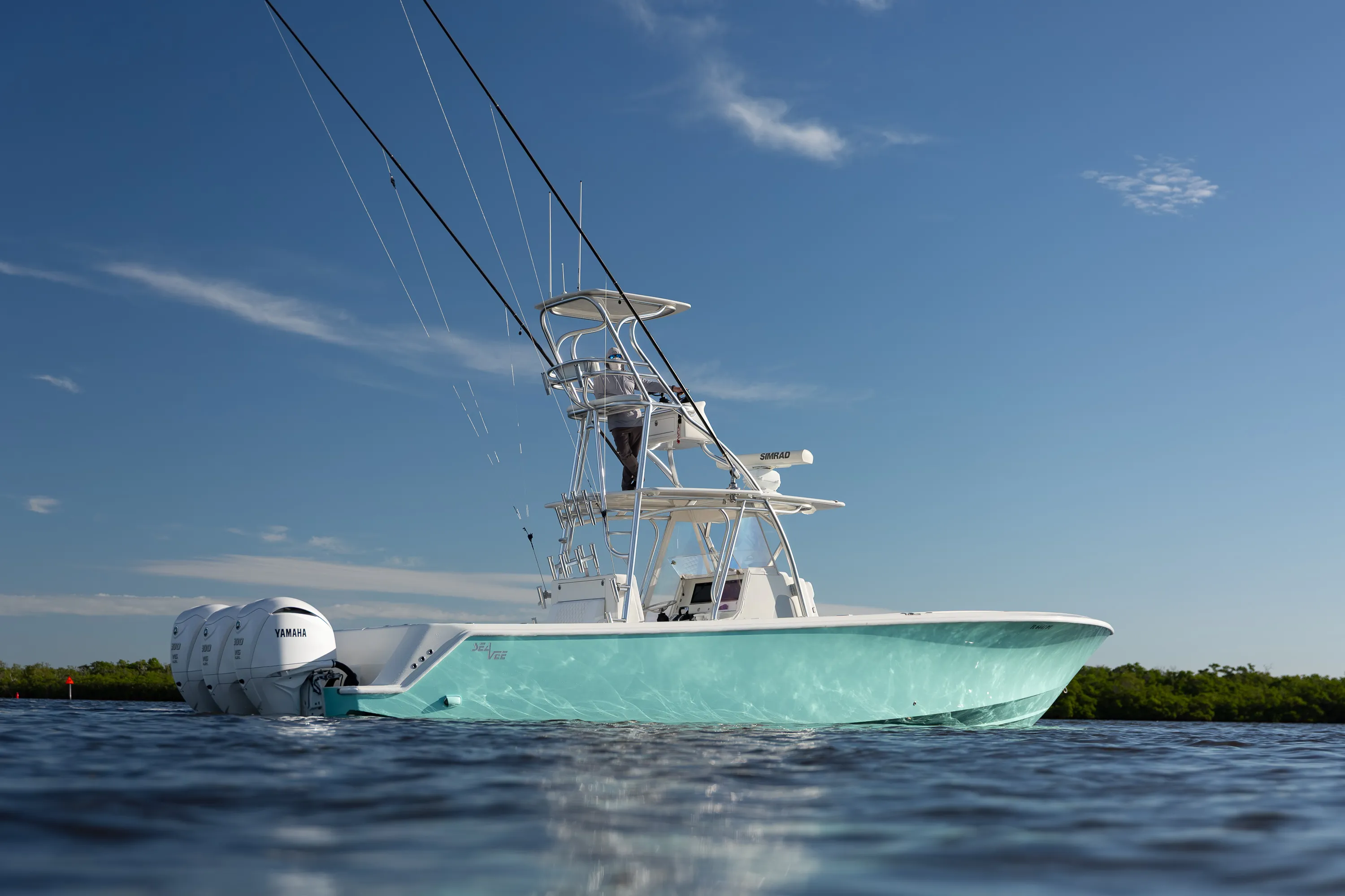 SeaVee 39: stern quarter from waterline