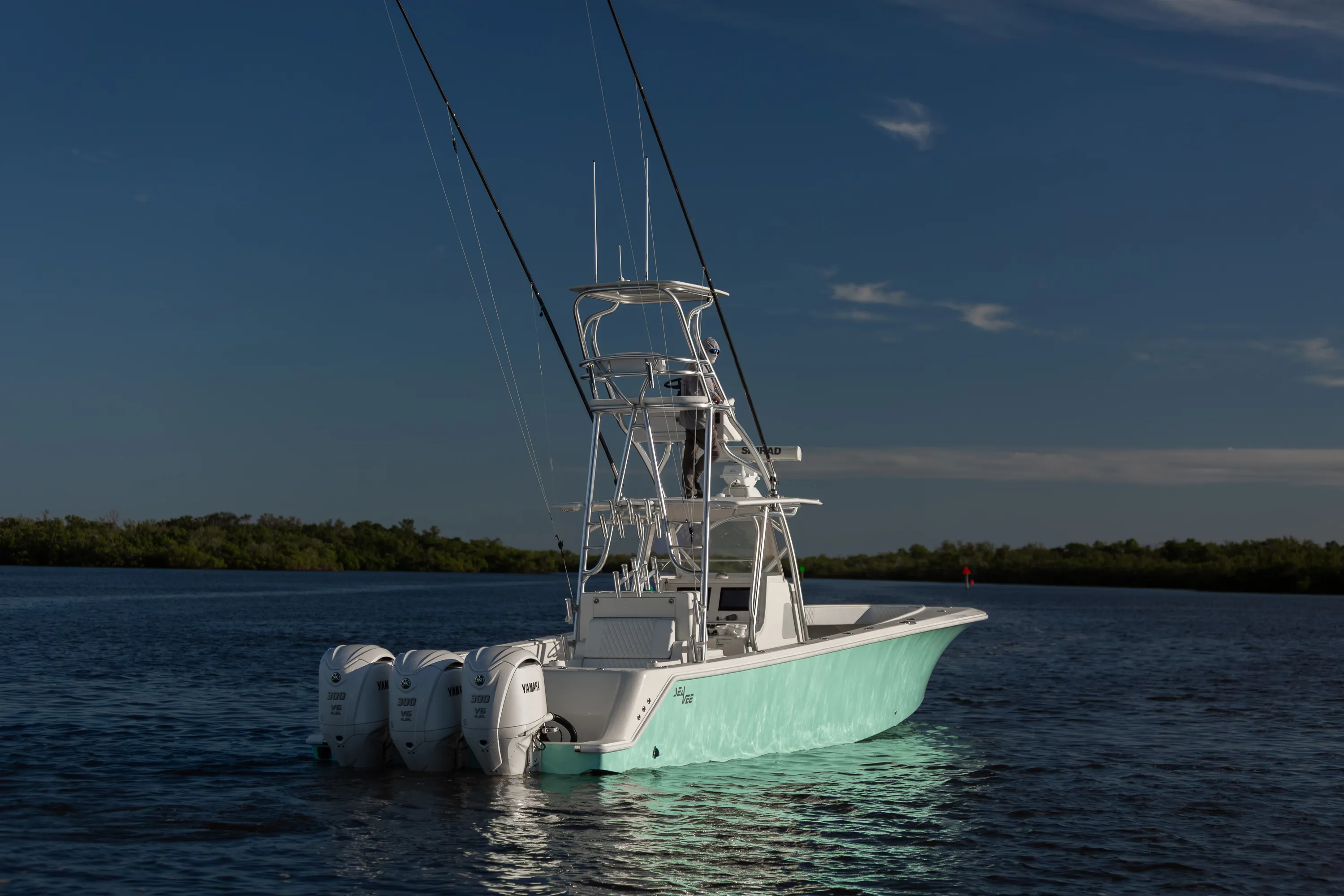 SeaVee 39: stern quarter deep blue sky