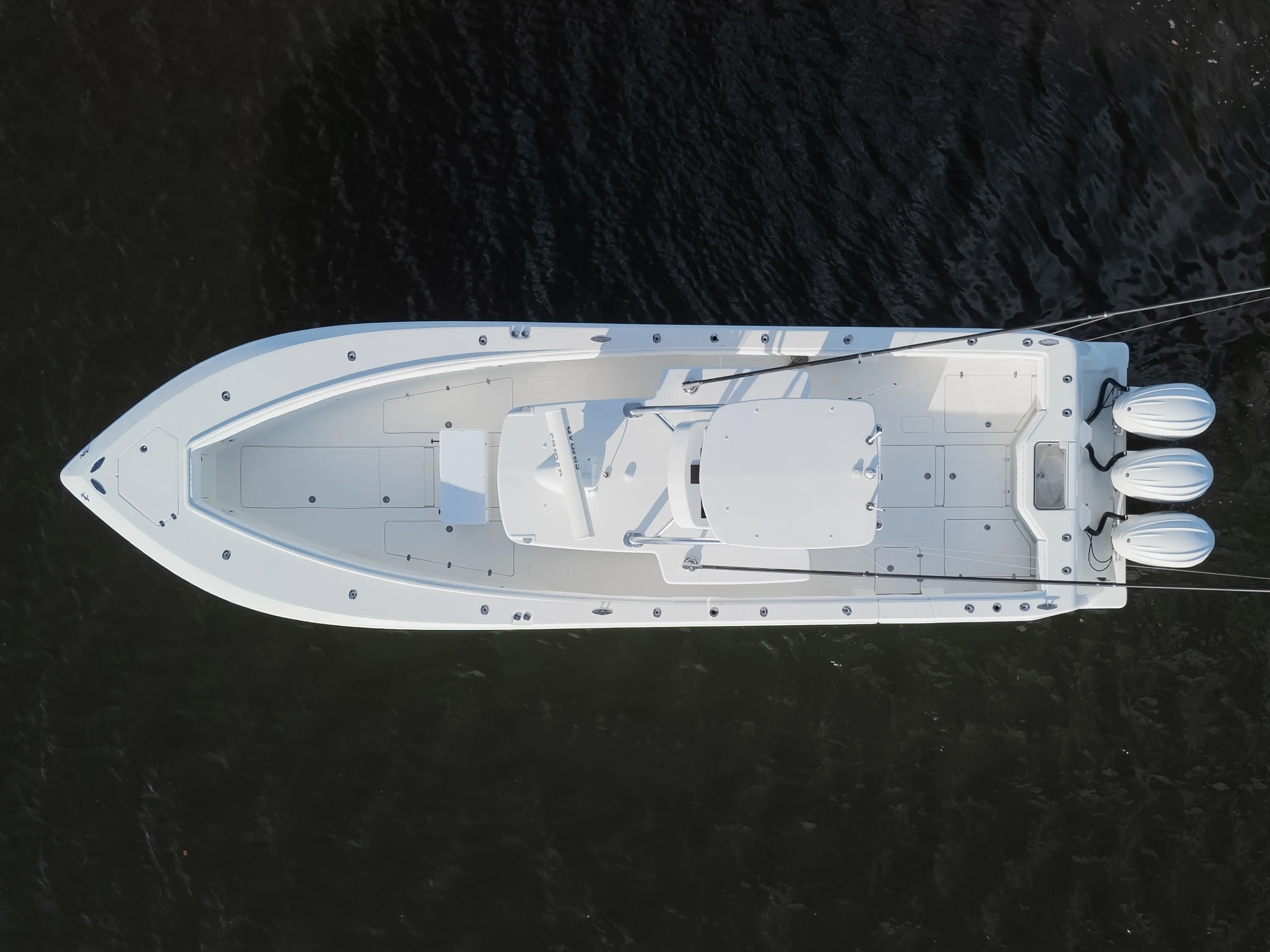 SeaVee 39: aerial top down layout