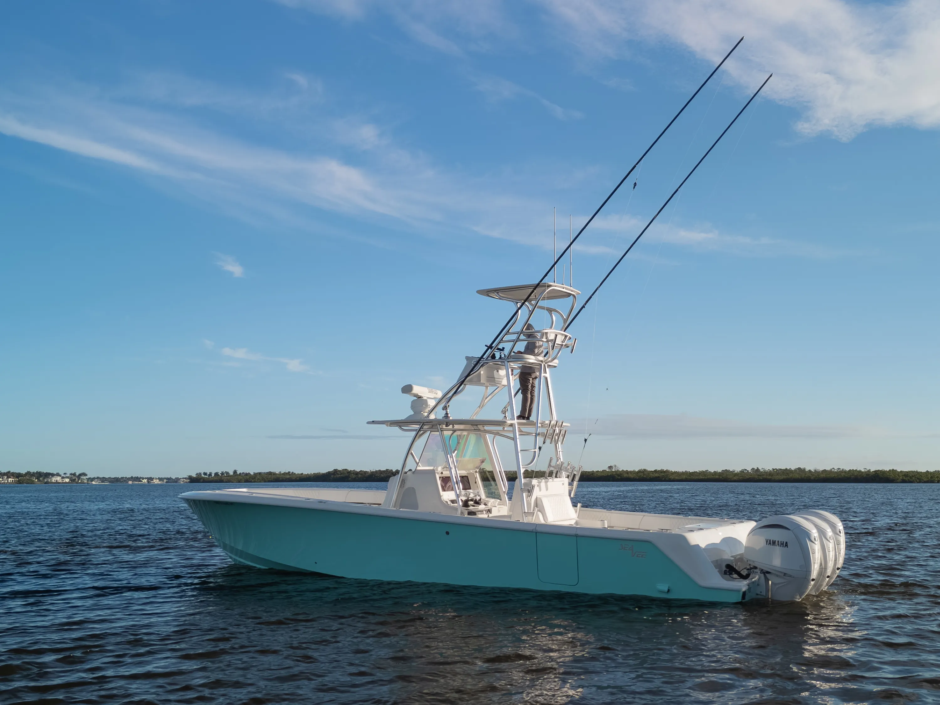 SeaVee 39: profile at rest shaded hull