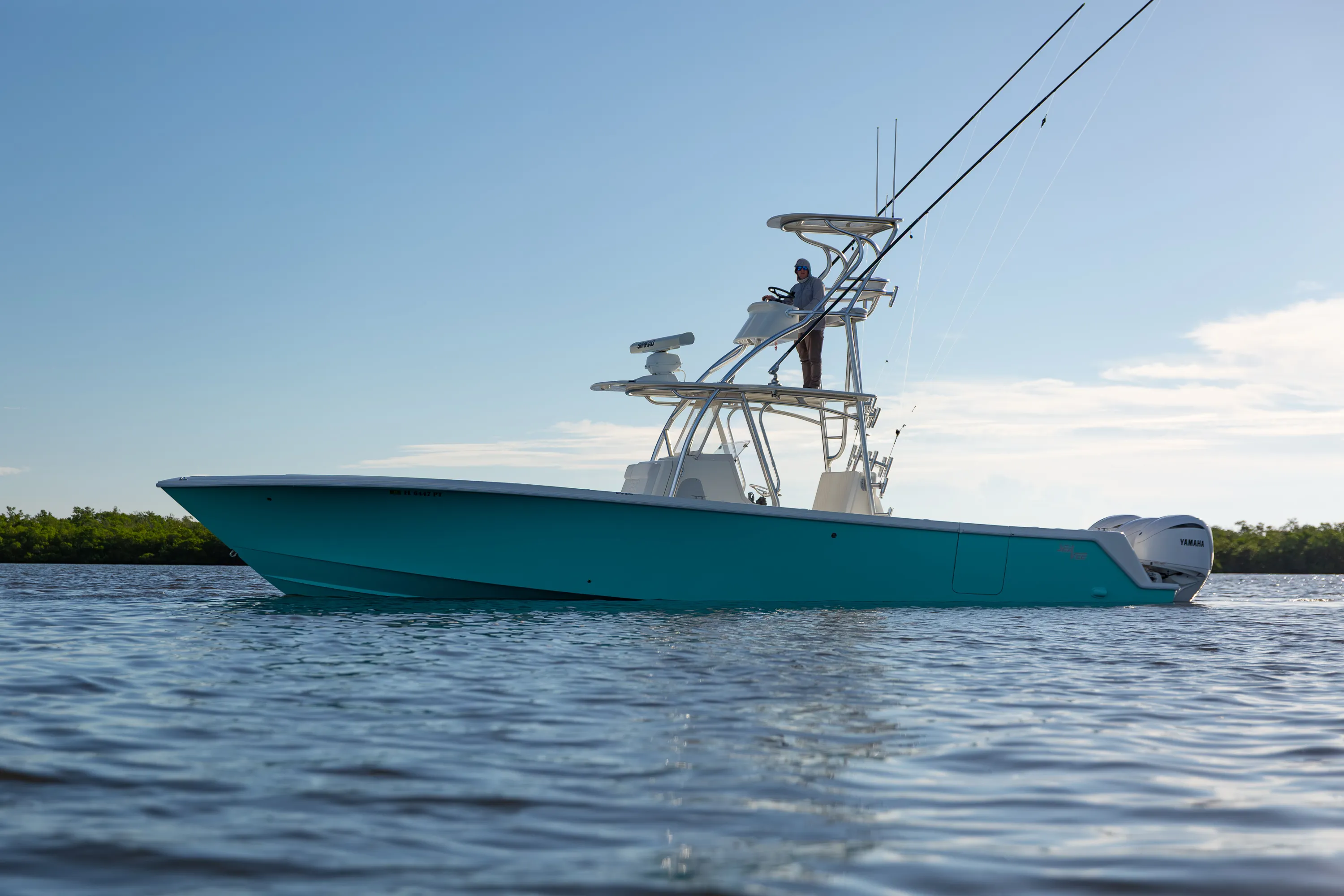 SeaVee 39: profile backlit from waterline