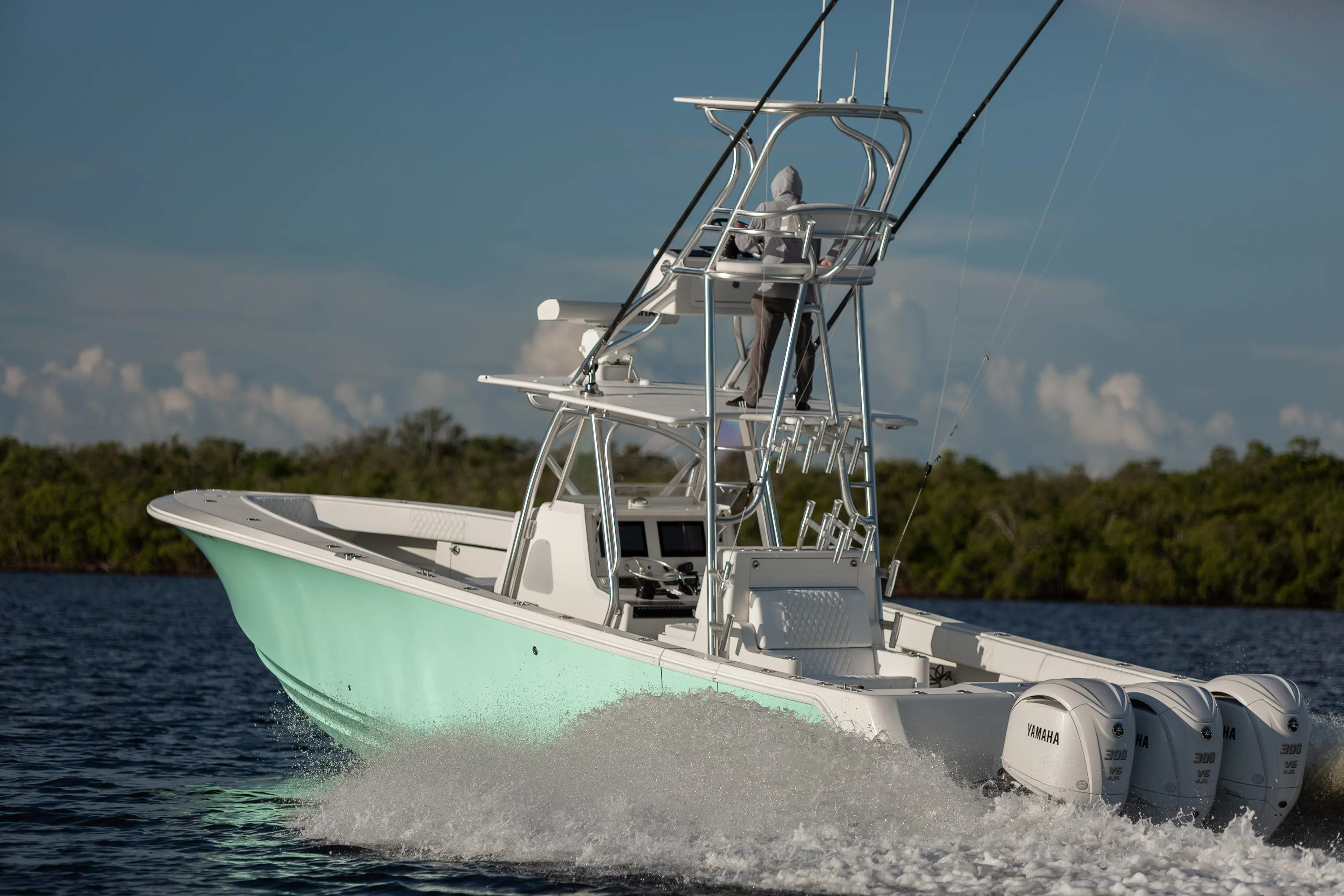SeaVee 39: running stern quarter spray