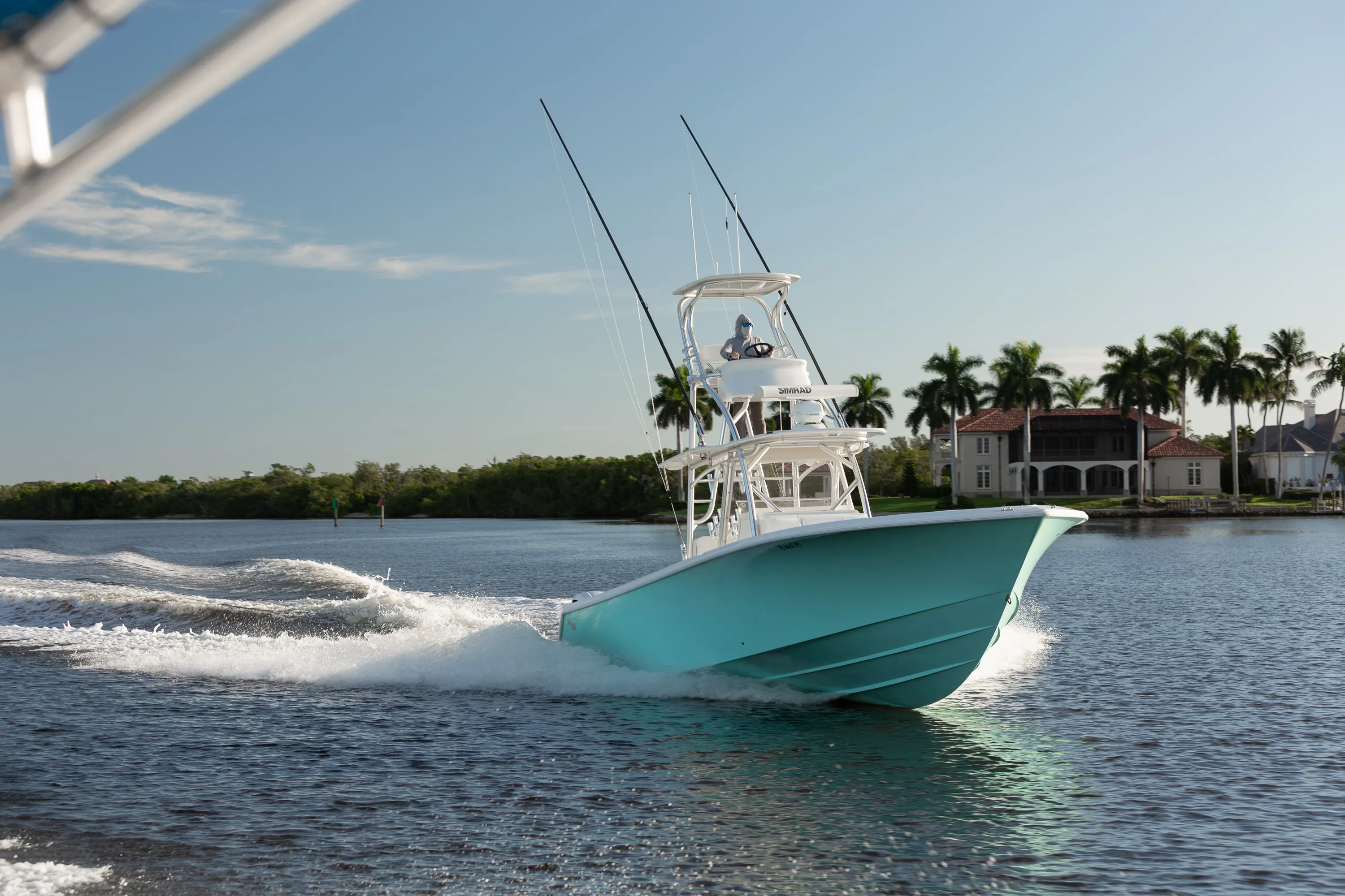 SeaVee 39: running bow quarter rail foreground