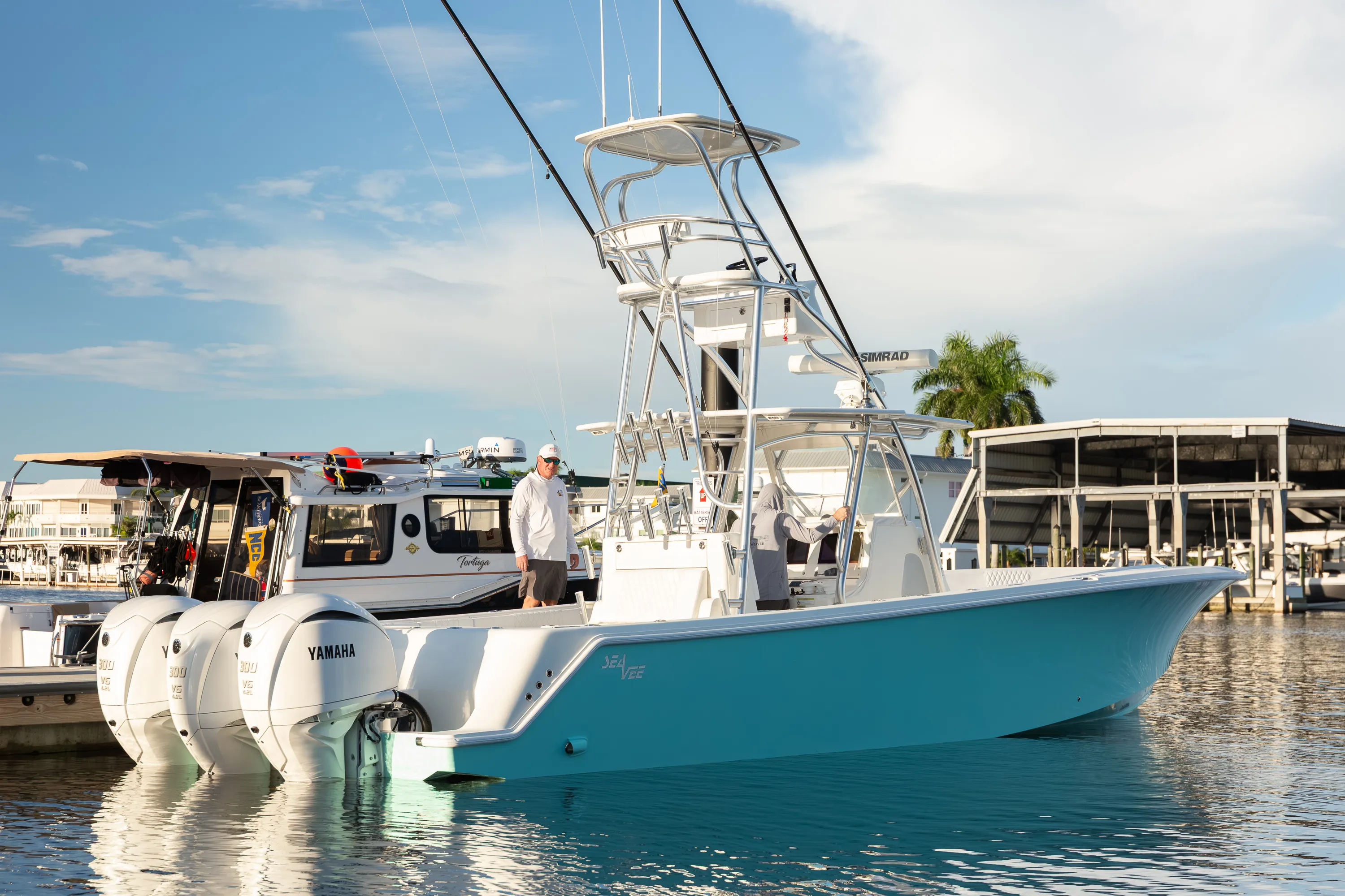 SeaVee 39: stern quarter afloat crew aboard