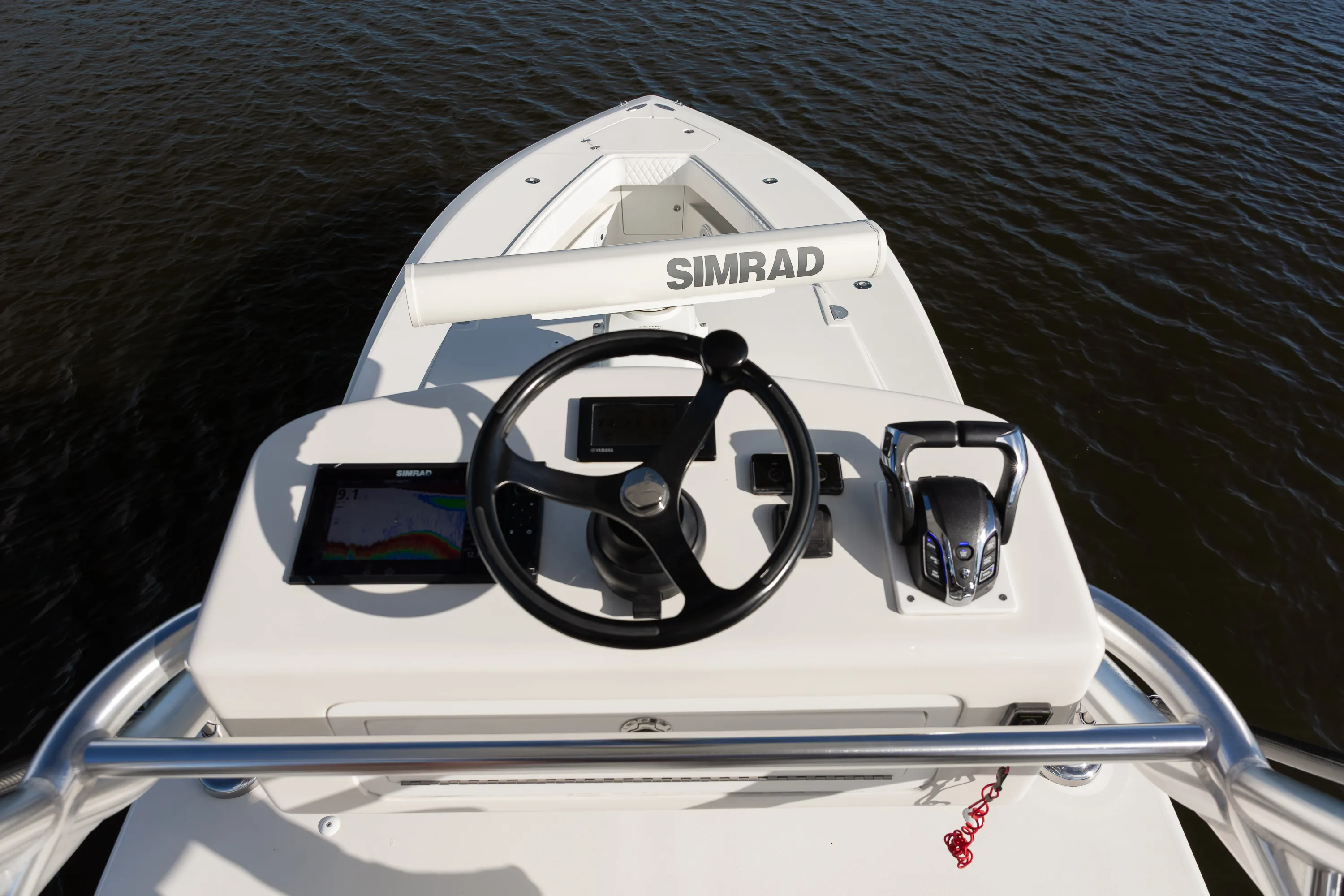SeaVee 39: tower helm top down