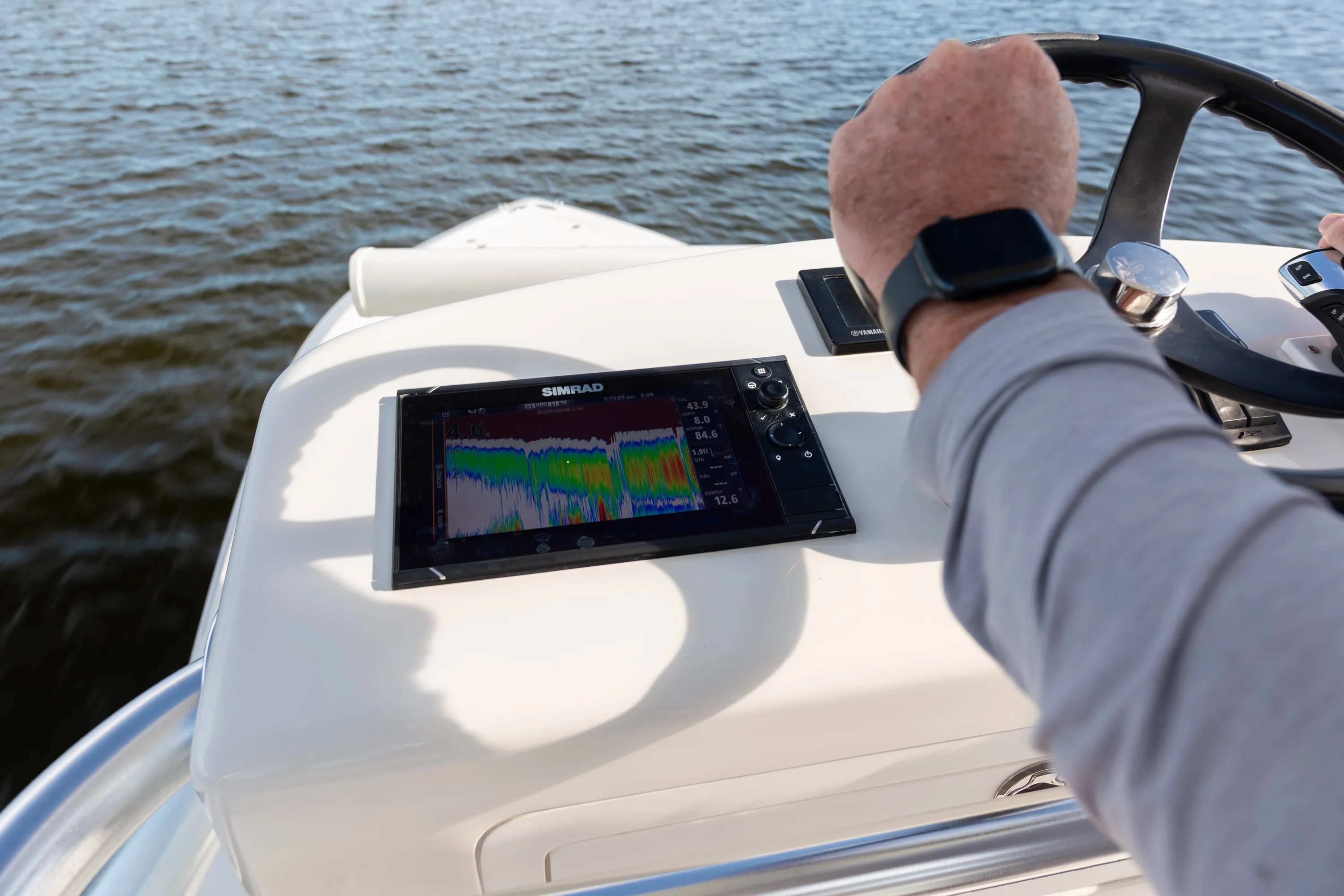 SeaVee 39: tower display and wheel