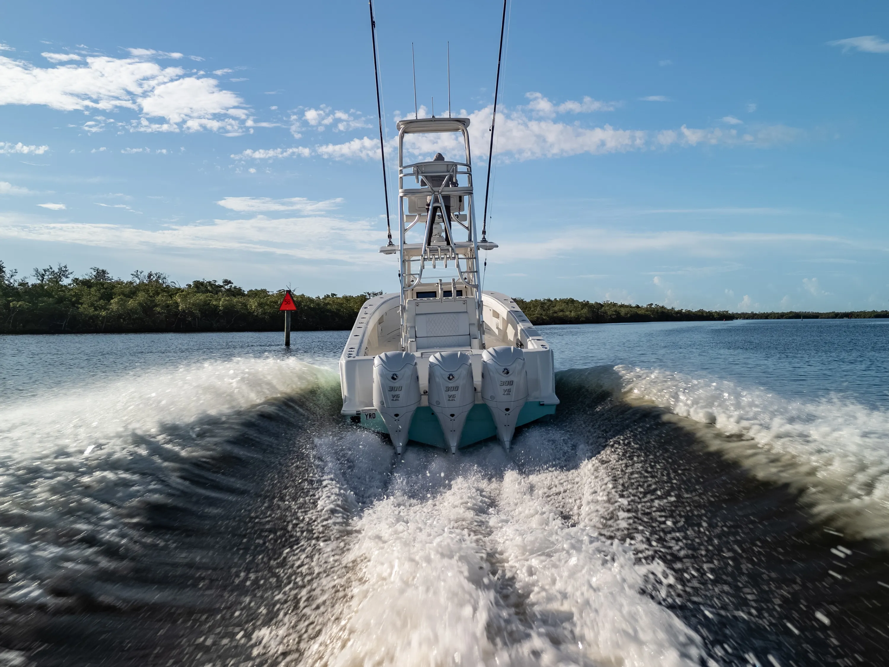 SeaVee 39: running from astern marker