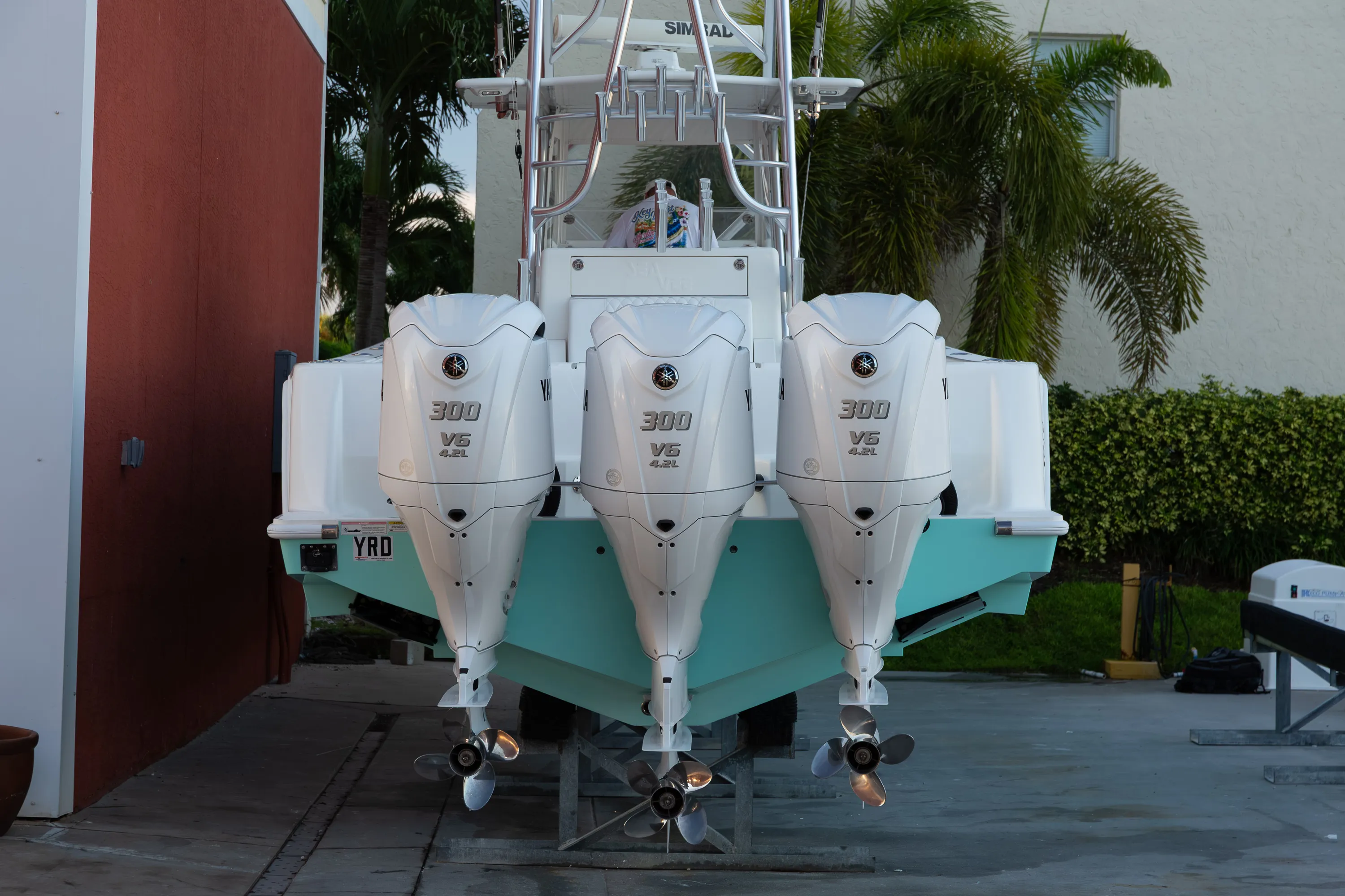 SeaVee 39: transom and props on blocks